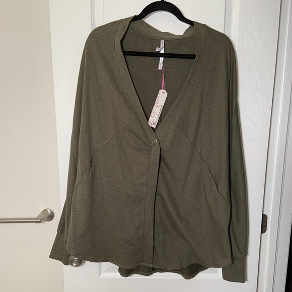 Women's Pure And Simple Bat Wing Loose Button Closure Top Cardigan Size L - Picture 1 of 9